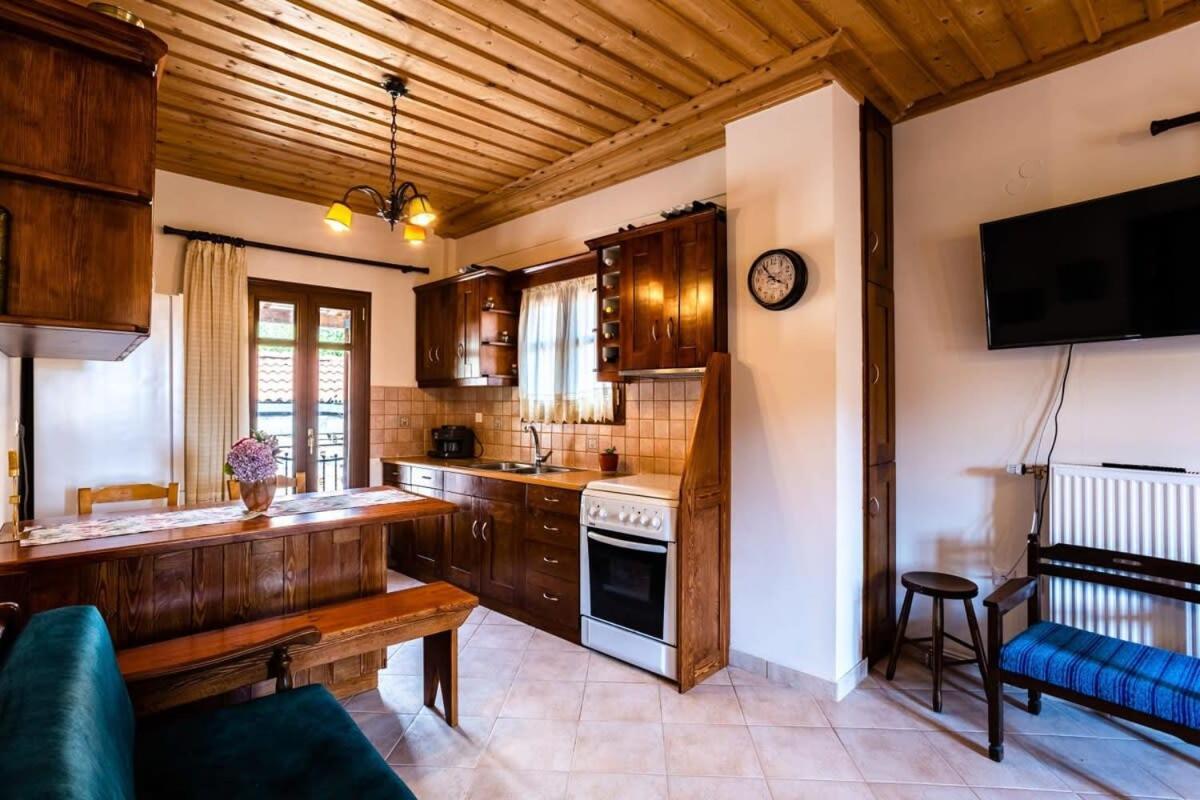 Stemnitsa Stone Residence - Comfy Mountain Getaway Esterno foto